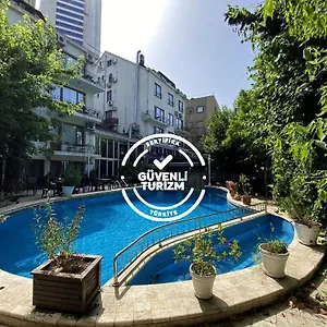 Blanche & Garden Pool 3*, Istanbul Türkei